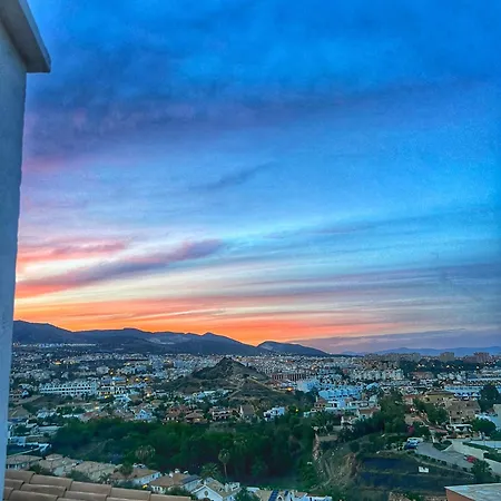 Duplex Penthouse With Seaview. Apartamento Benalmádena